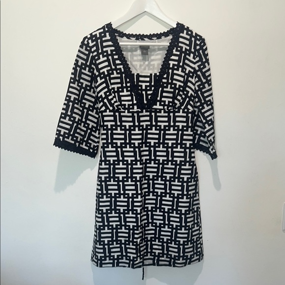 Ann Taylor Dresses & Skirts - ANN TAYLOR Black and White Linen Blend Split Neck Flare Dress Size 2 - Like New
